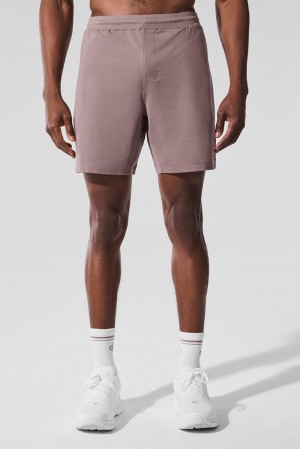 Alo Yoga 7" Conquer React Performance Miesten Shortsit Mushroom | Suomi 7968-KEMHZ