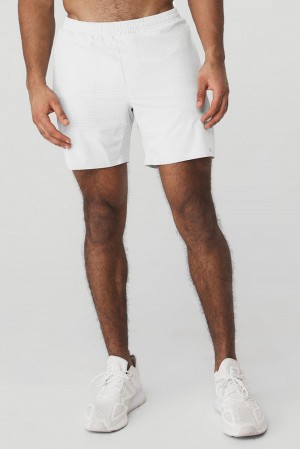 Alo Yoga 7" Traction Miesten Shortsit Valkoinen | Suomi 9176-GMPBX