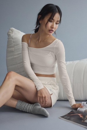 Alo Yoga Asymmetric Sheer Glow Naisten Pitkähihainen Ivory | Suomi 9310-TQEMP