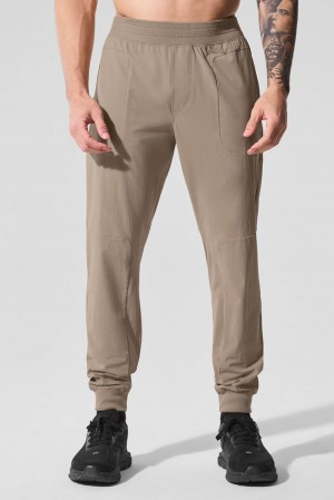 Alo Yoga Co-Op Miesten Housut Gravel | Suomi 6742-JNSHD
