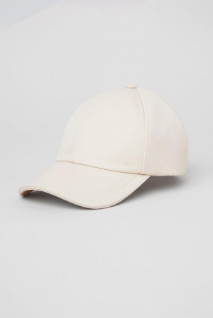 Alo Yoga Satin Off-Duty Naisten Lippis Creme | Suomi 5794-OEWJT