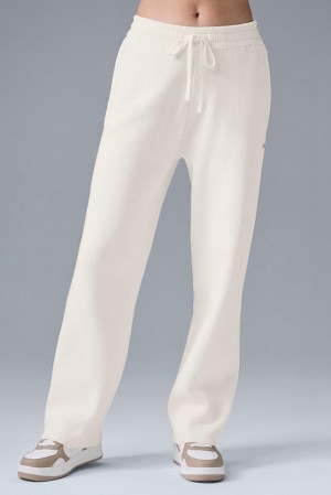 Alo Yoga Scholar Straight Leg Naisten Collegehousut Ivory | Suomi 3048-XYMHC