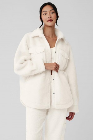 Alo Yoga Sherpa Edge Shacket Naisten Takit Ivory | Suomi 2681-VGWKT