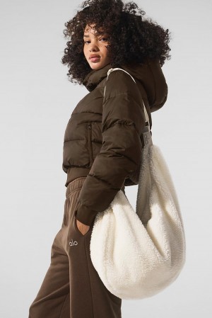 Alo Yoga Sherpa Om The Go Naisten Sling Laukku Ivory | Suomi 8492-HRKUJ
