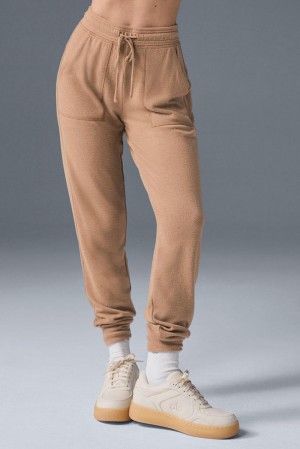 Alo Yoga Soho Naisten Collegehousut Toasted Almond | Suomi 8421-JHGUK