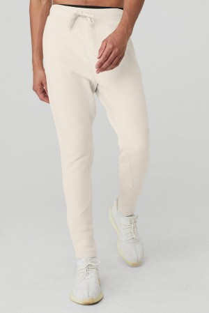 Alo Yoga The Triumph Miesten Collegehousut Bone | Suomi 8591-OJTMZ