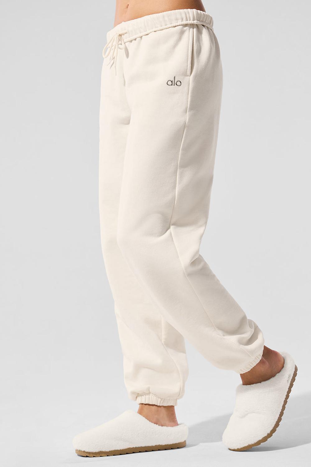 Alo Yoga Accolade Naisten Collegehousut Ivory | Suomi  7942-XNVOH