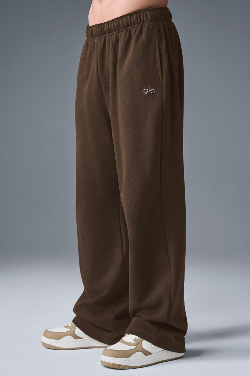 Alo Yoga Accolade Straight Leg Miesten Collegehousut Espresso | Suomi  5784-BKNAJ
