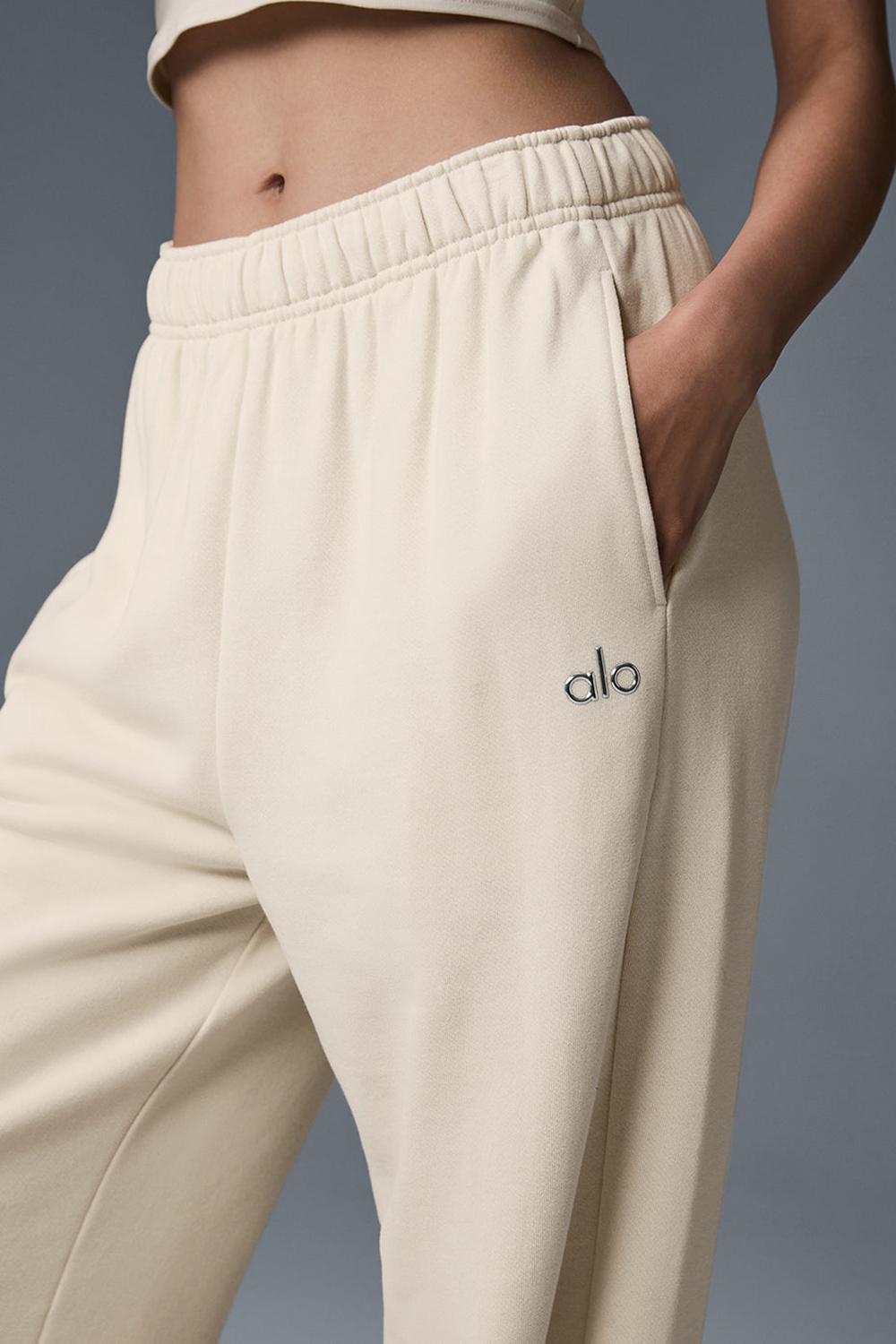 Alo Yoga Accolade Straight Leg Naisten Collegehousut Oat Milk | Suomi  6543-VNEQY