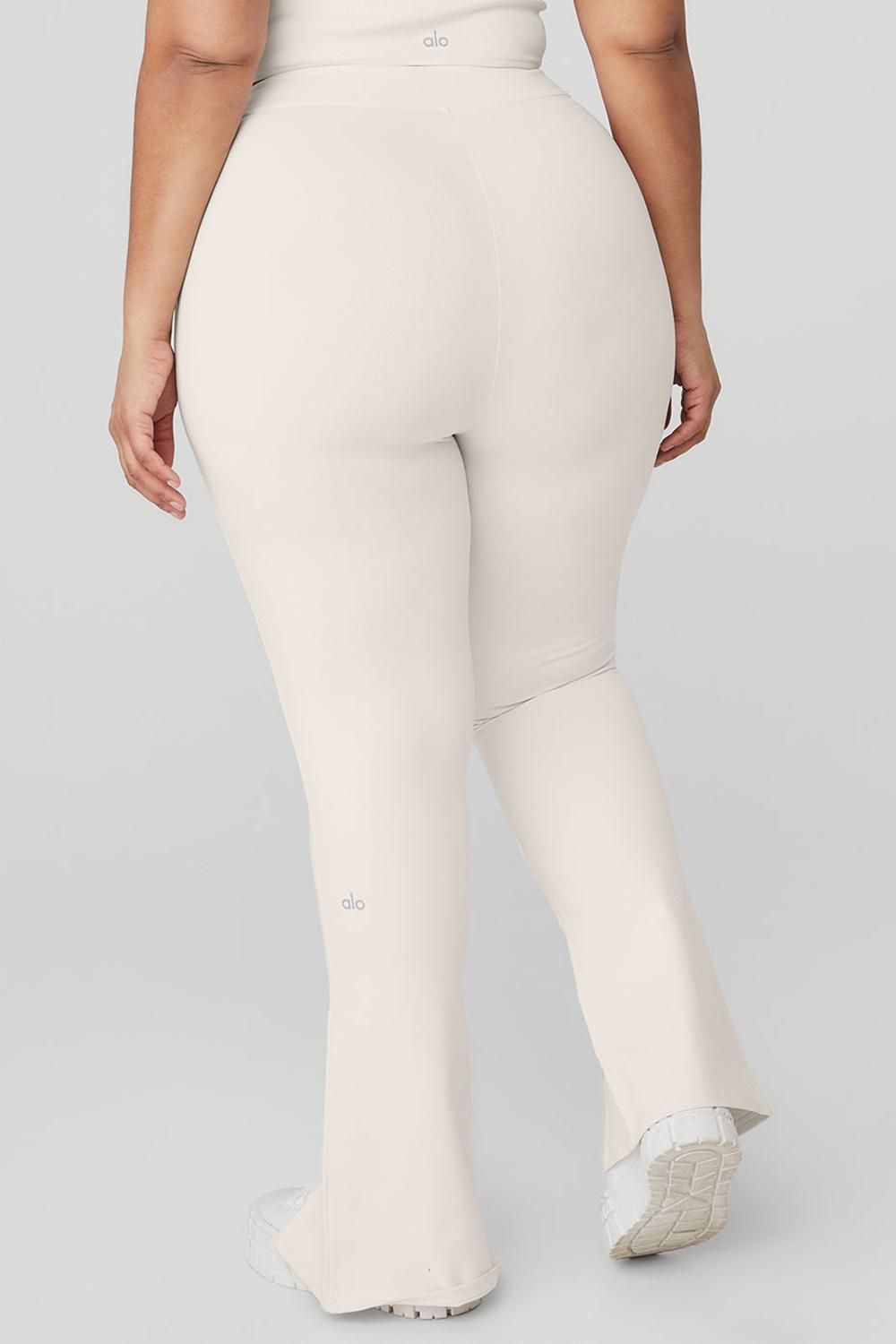 Alo Yoga Airbrush High-Waist 7/8 Flutter Naisten Leggings Ivory | Suomi  2178-OTFXV