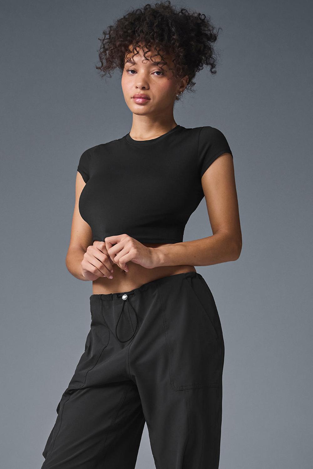 Alo Yoga Alosoft Crop Finesse Naisten Short Sleeve Mustat | Suomi  9263-YLKUM