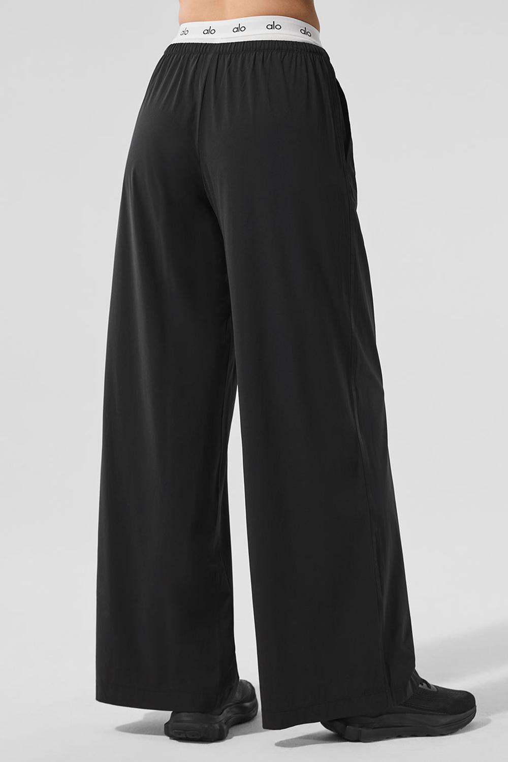 Alo Yoga Breezy Wide Leg Naisten Housut Mustat | Suomi  1856-RNVMA
