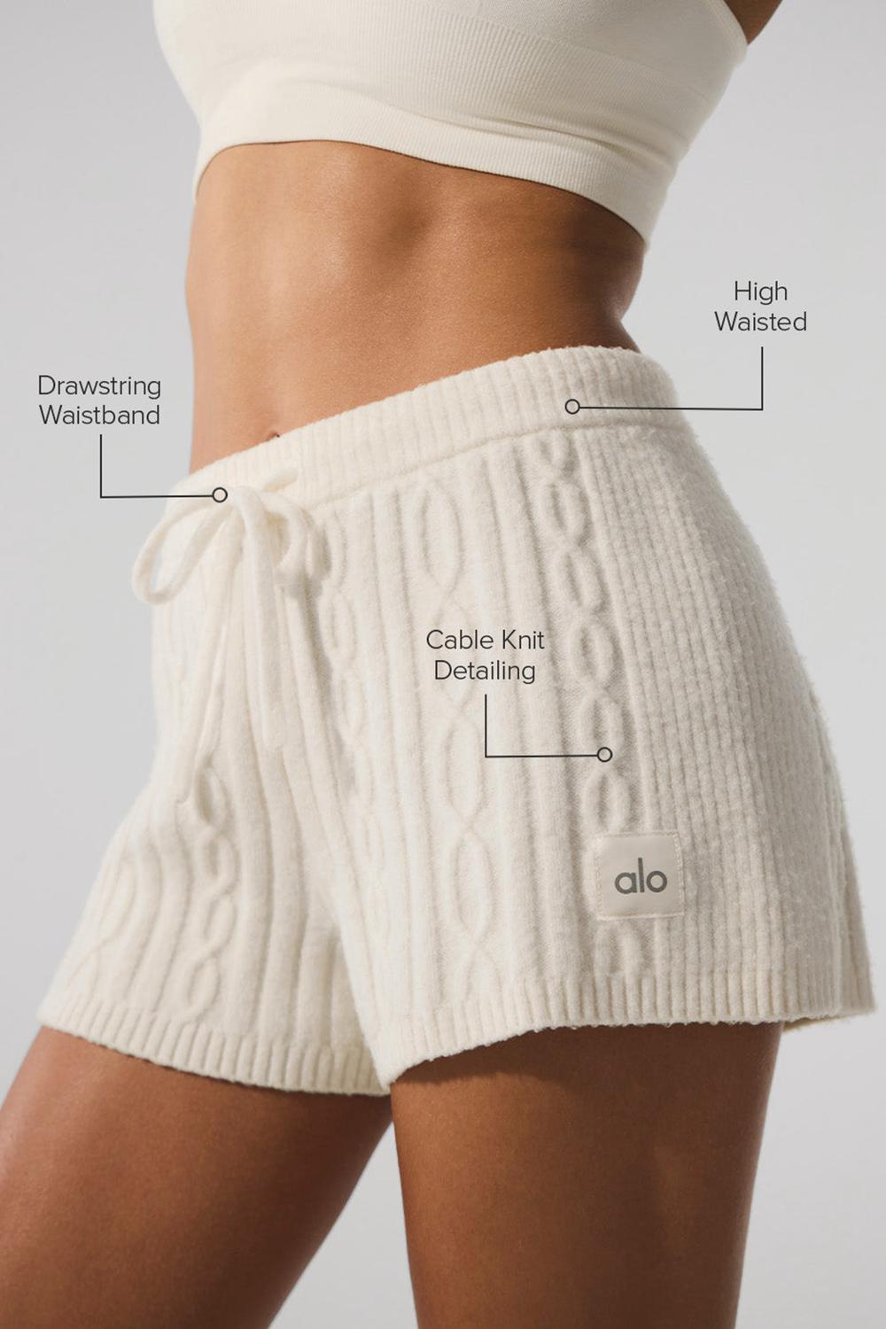 Alo Yoga Cable Knit Winter Bliss Naisten Shortsit Ivory | Suomi  1395-GSNBP