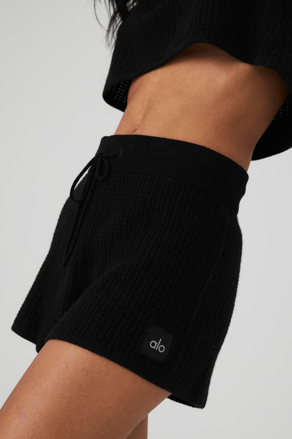 Alo Yoga Cashmere High-Waist Plush Waffle Naisten Shortsit Mustat | Suomi  7149-DYQJM