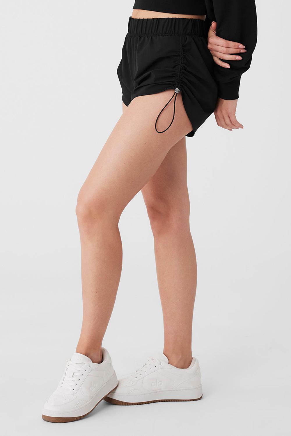 Alo Yoga Cinch It Up Naisten Shortsit Mustat | Suomi  6397-ZEPYK