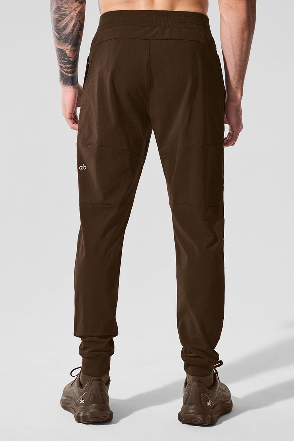 Alo Yoga Co-Op Miesten Housut Espresso | Suomi  6031-MXYKA