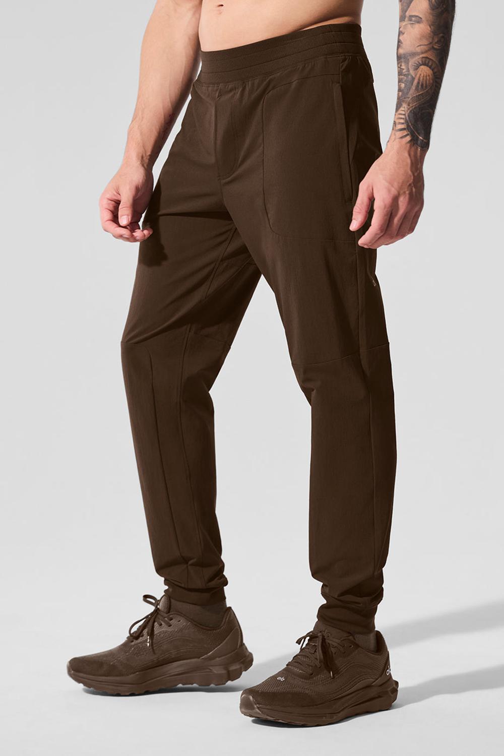Alo Yoga Co-Op Miesten Housut Espresso | Suomi  6031-MXYKA