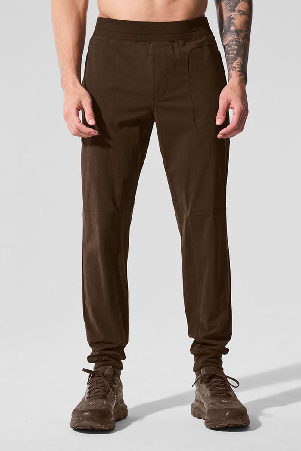 Alo Yoga Co-Op Miesten Housut Espresso | Suomi  6031-MXYKA