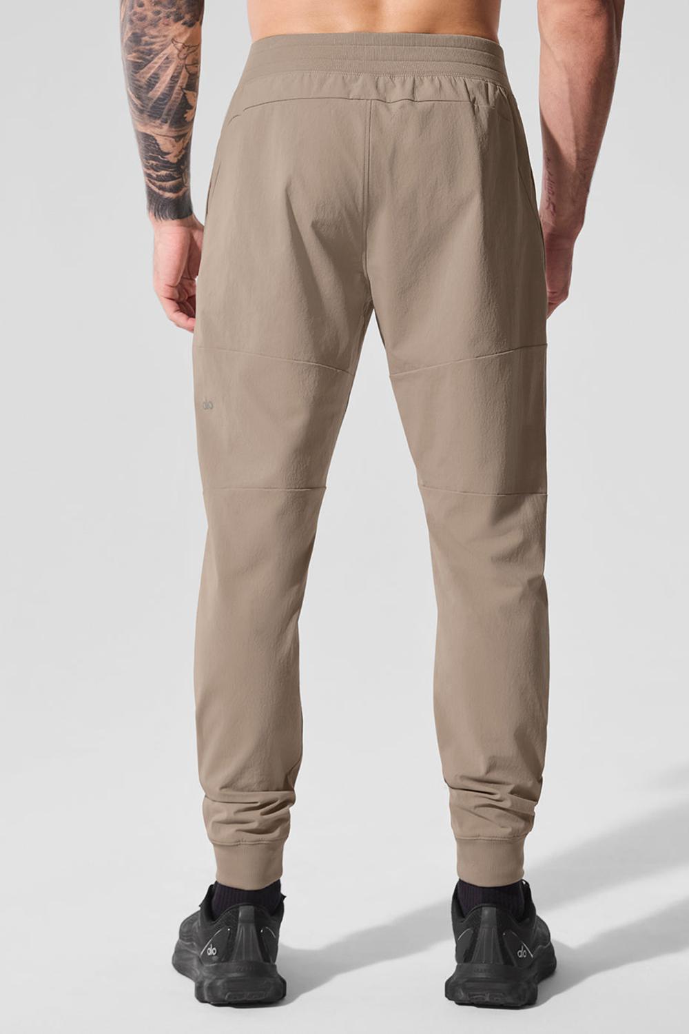 Alo Yoga Co-Op Miesten Housut Gravel | Suomi  6742-JNSHD
