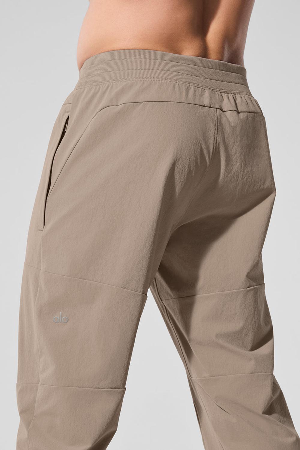 Alo Yoga Co-Op Miesten Housut Gravel | Suomi  6742-JNSHD