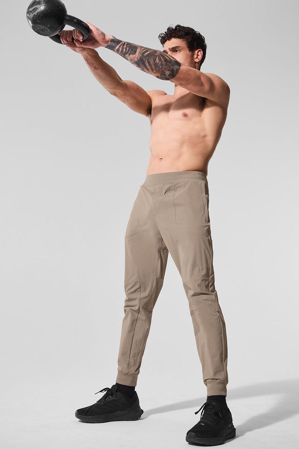 Alo Yoga Co-Op Miesten Housut Gravel | Suomi  6742-JNSHD