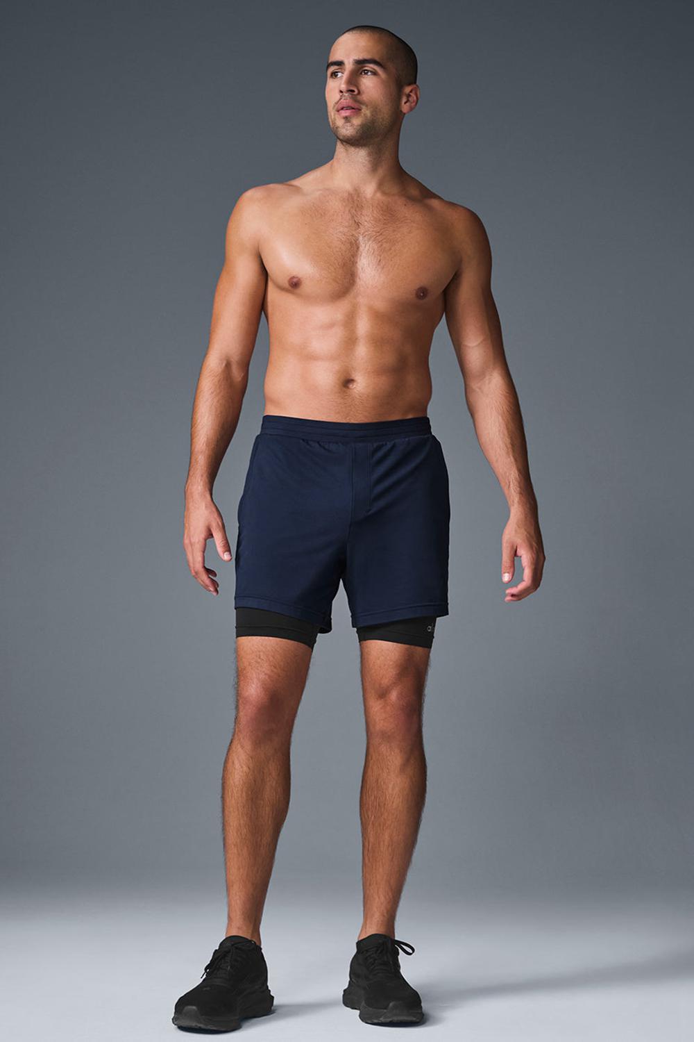Alo Yoga Conquer React 2-In-1 Performance Miesten Shortsit Laivastonsininen Mustat | Suomi  3709-GFBXI