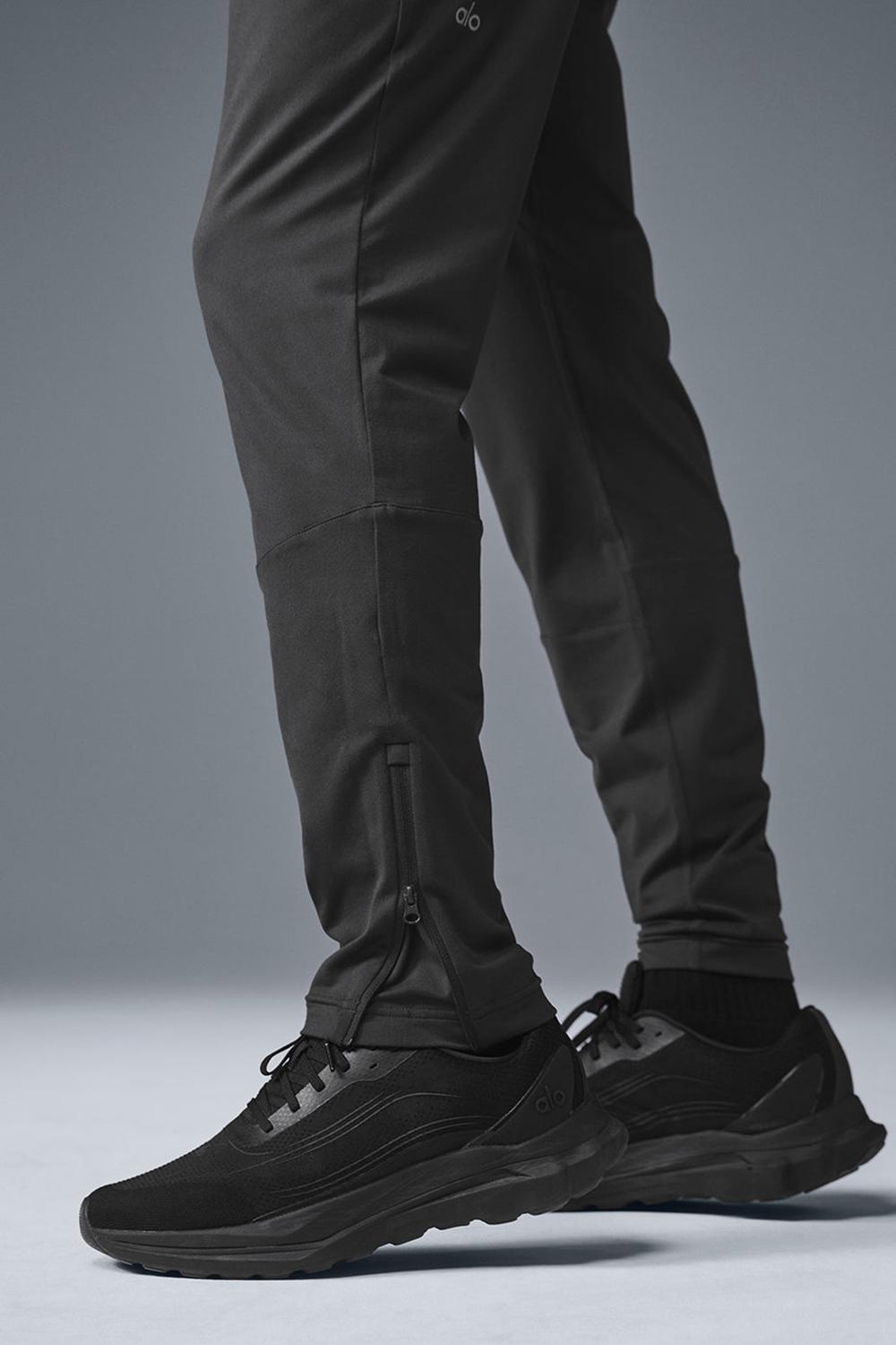 Alo Yoga Conquer React Performance Miesten Housut Anthracite | Suomi  4623-JDPZU
