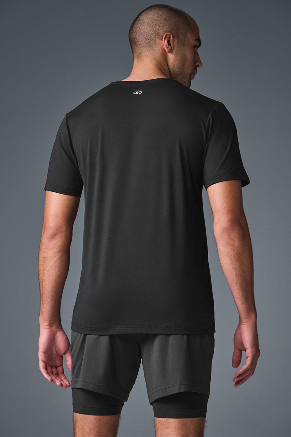 Alo Yoga Conquer Reform Crewneck Miesten Short Sleeve Mustat | Suomi  1872-SYIWR