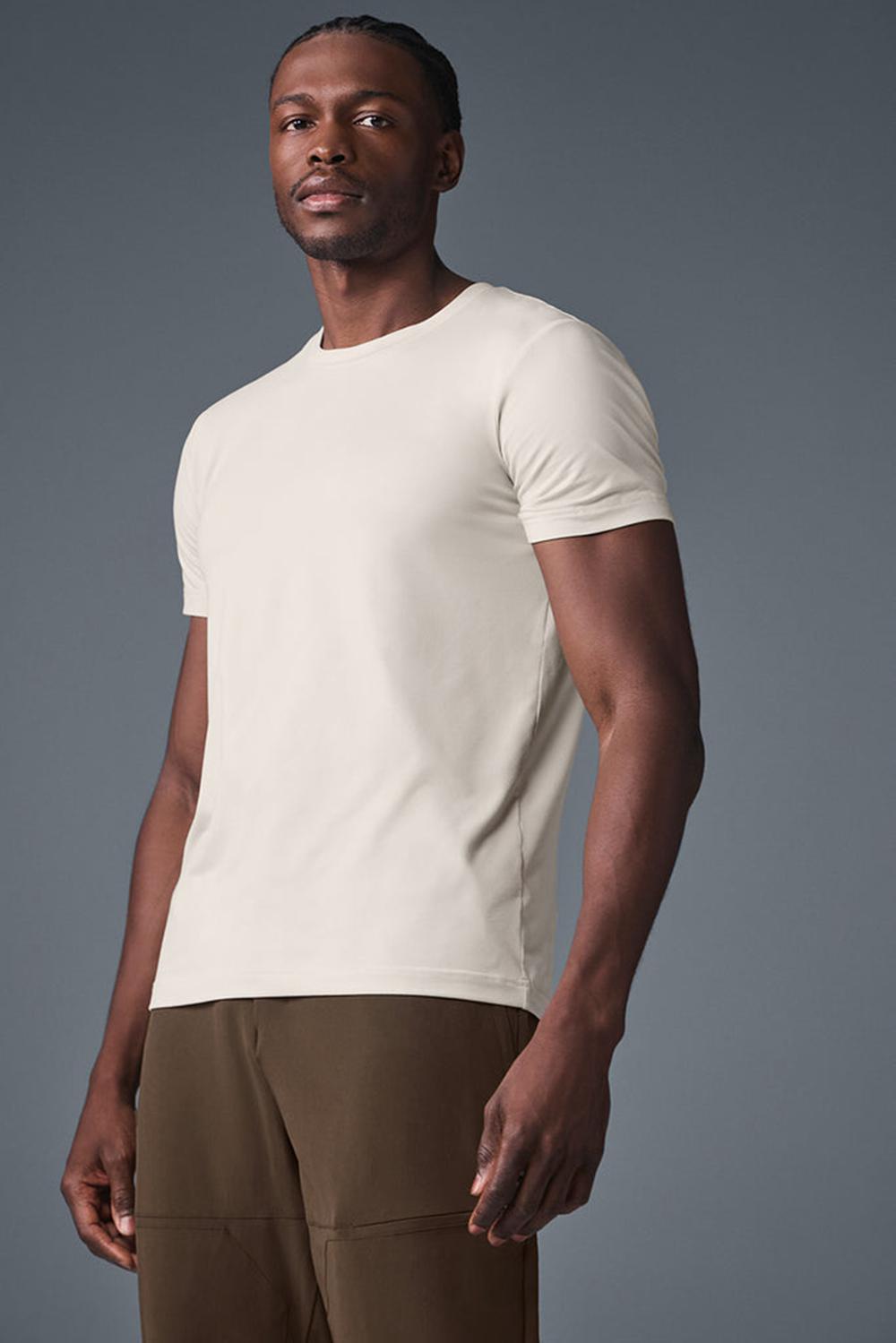 Alo Yoga Conquer Reform Crewneck Miesten Short Sleeve Bone | Suomi  2019-TFDIQ