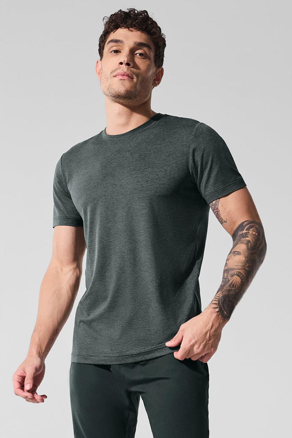 Alo Yoga Conquer Reform Crewneck Miesten Short Sleeve Vihreä | Suomi  0738-ORZUH