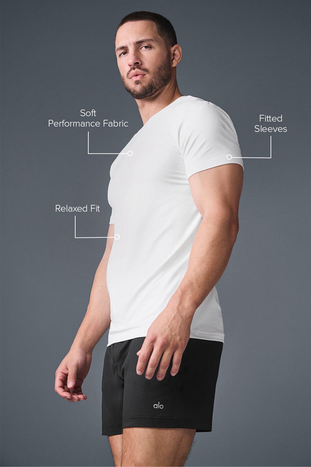 Alo Yoga Conquer Reform Crewneck Miesten Short Sleeve Valkoinen | Suomi  5630-EXLUZ
