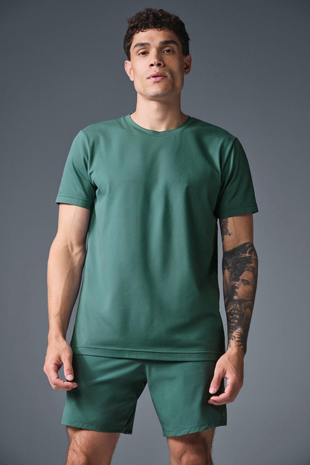Alo Yoga Conquer Reform Crewneck Miesten Short Sleeve Winter Ivy | Suomi  2431-KXYMT