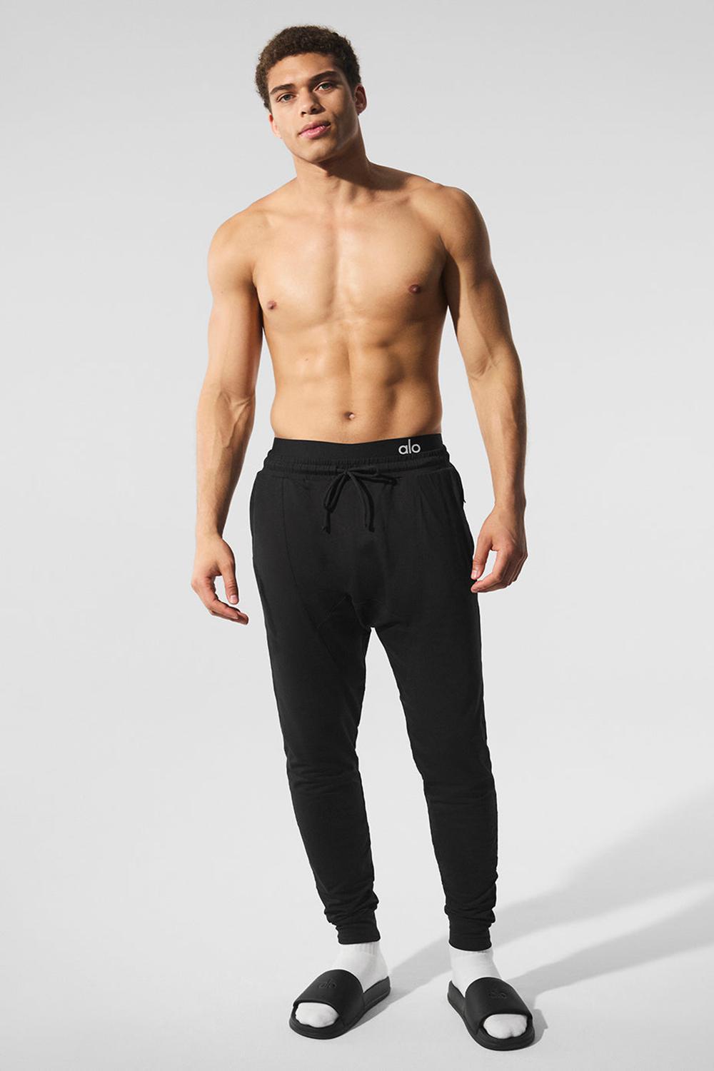 Alo Yoga Conquer Revitalize Miesten Housut Mustat | Suomi  2570-KOSEQ