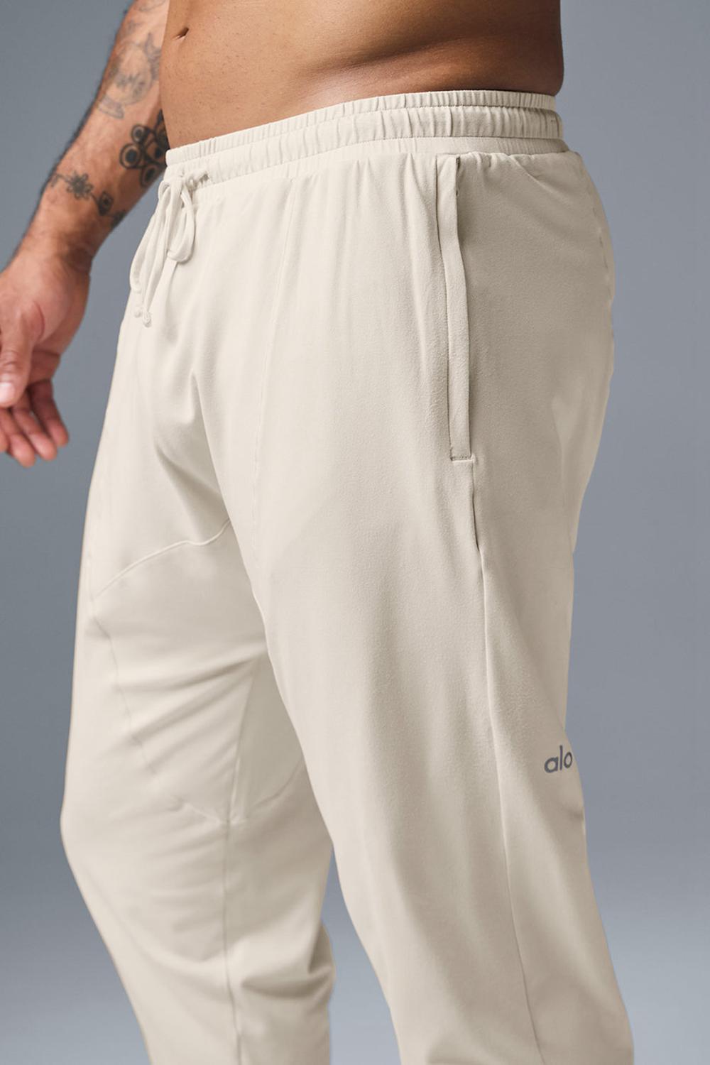 Alo Yoga Conquer Revitalize Miesten Housut Bone | Suomi  3724-PLUFQ