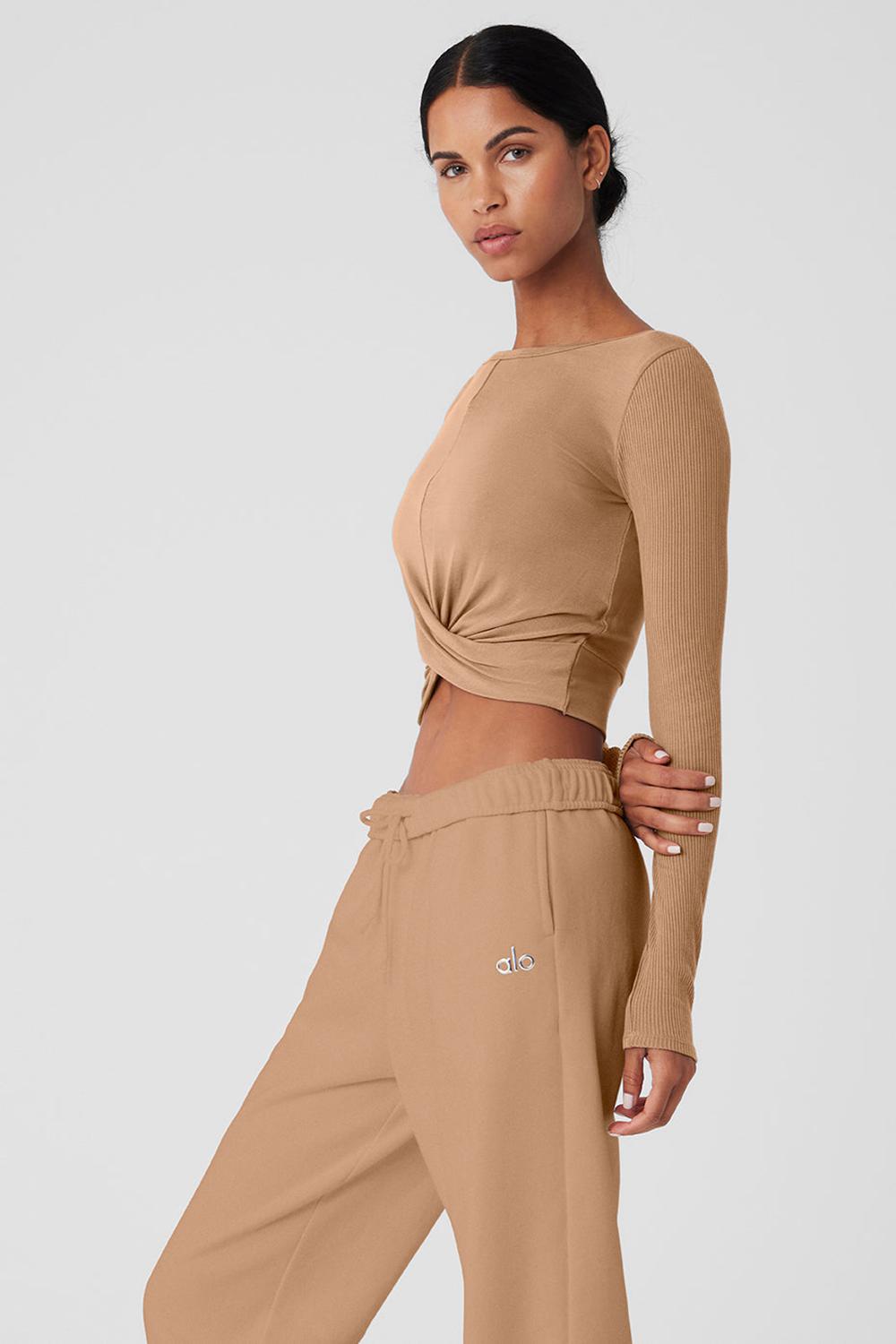 Alo Yoga Cover Top Naisten Pitkähihainen Toasted Almond | Suomi  0192-FIPNX
