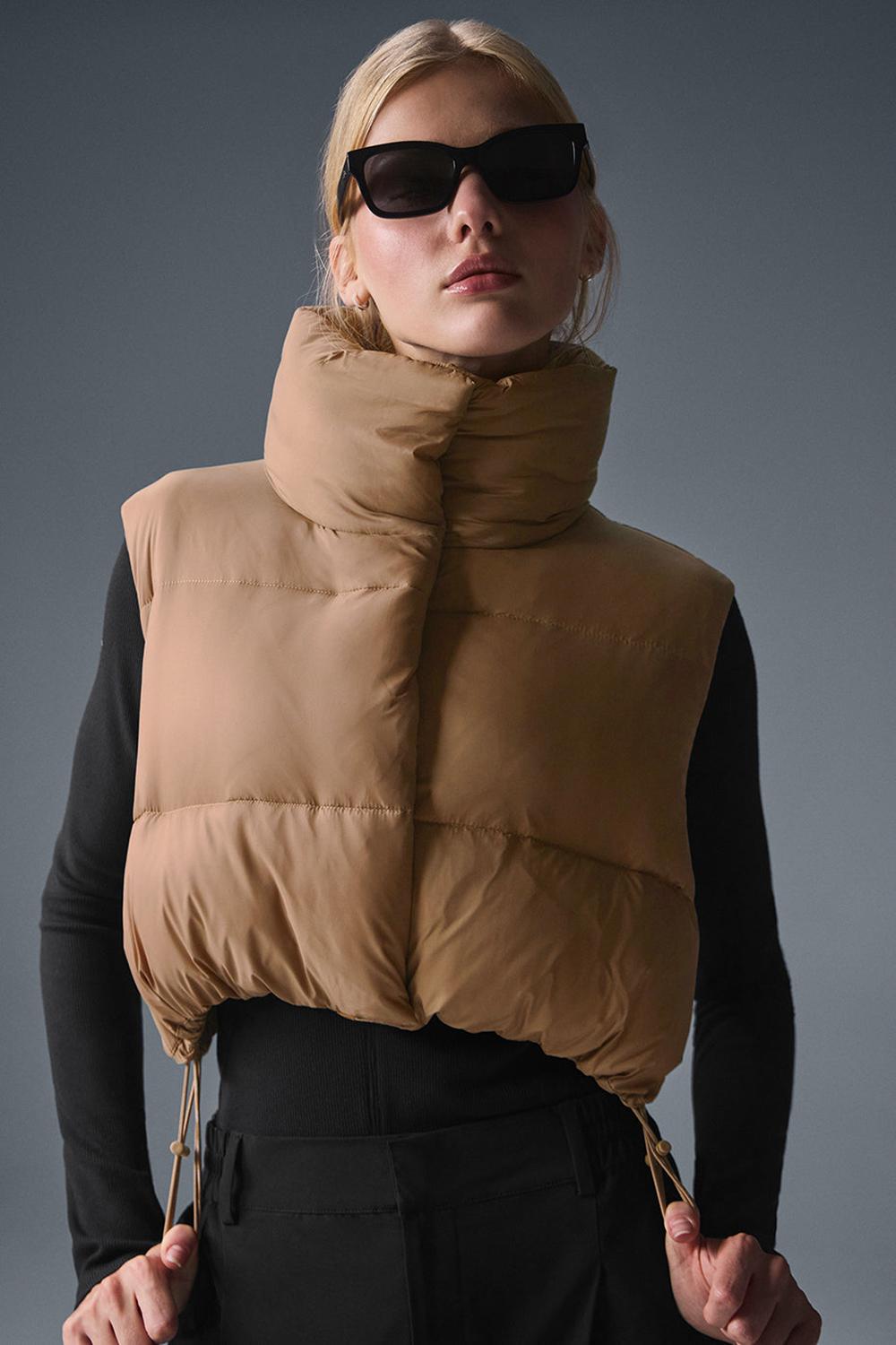 Alo Yoga Cropped Gold Rush Puffer Naisten Liivi Toasted Almond | Suomi  8674-VIWNL