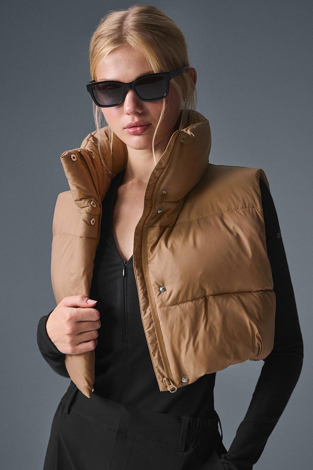 Alo Yoga Cropped Gold Rush Puffer Naisten Liivi Toasted Almond | Suomi  8674-VIWNL
