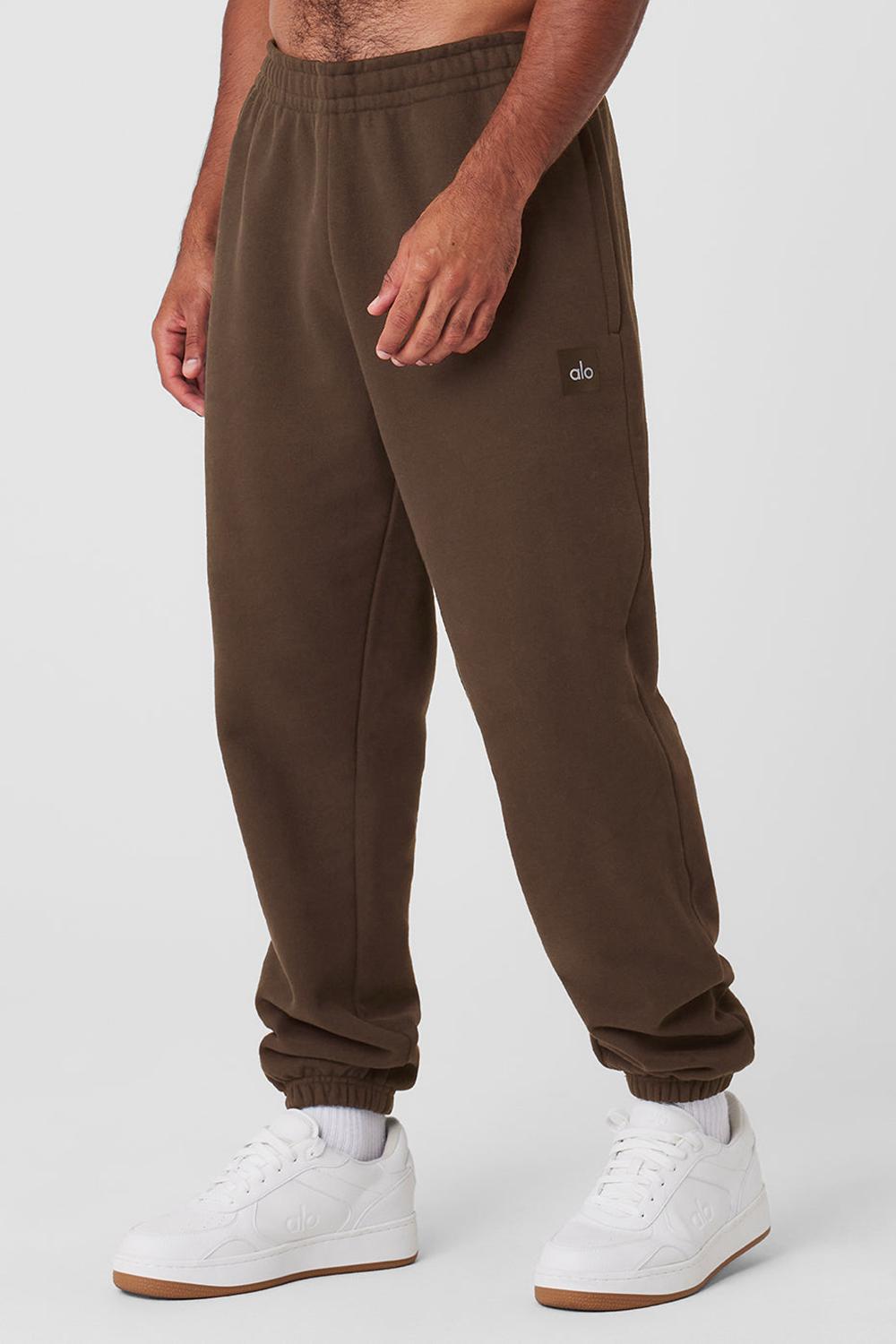 Alo Yoga Cuffed Renown Heavy Weight Miesten Collegehousut Espresso | Suomi  2846-WPJEQ