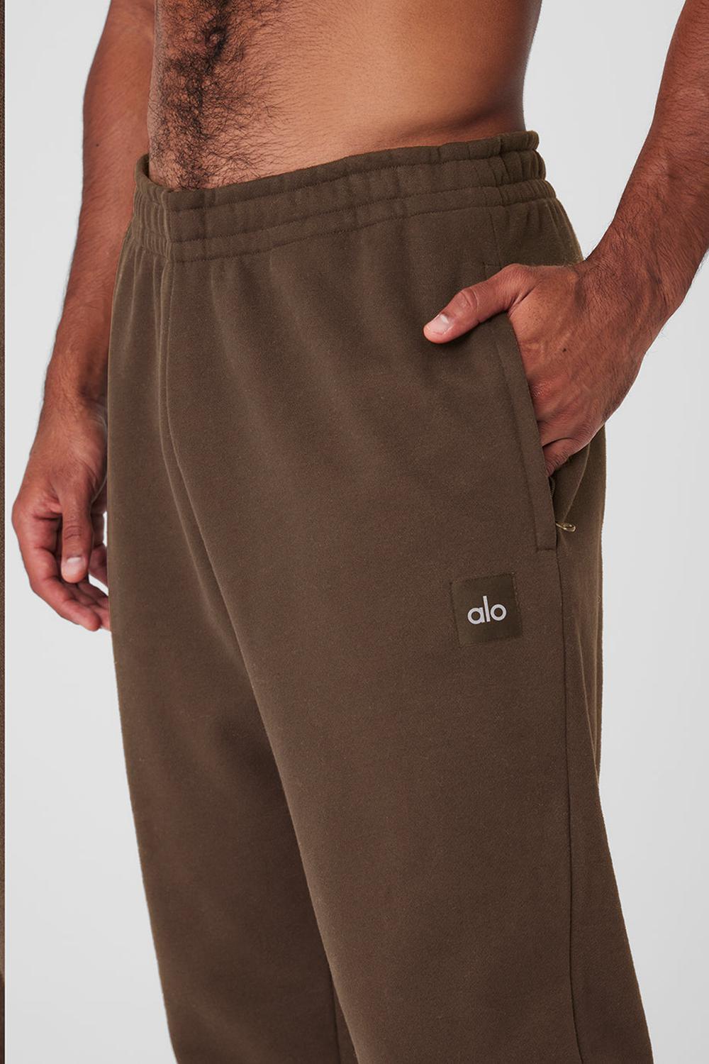 Alo Yoga Cuffed Renown Heavy Weight Miesten Collegehousut Espresso | Suomi  2846-WPJEQ