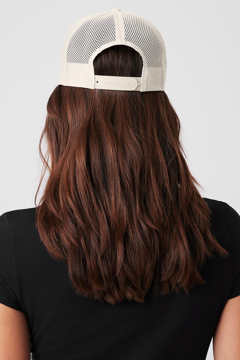 Alo Yoga District Naisten Trucker Lippis Bone | Suomi  0238-QRTGZ