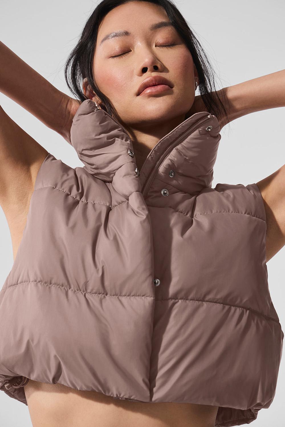 Alo Yoga Extreme Cropped Gold Rush Puffer Naisten Liivi Mushroom | Suomi  5620-RIMSE