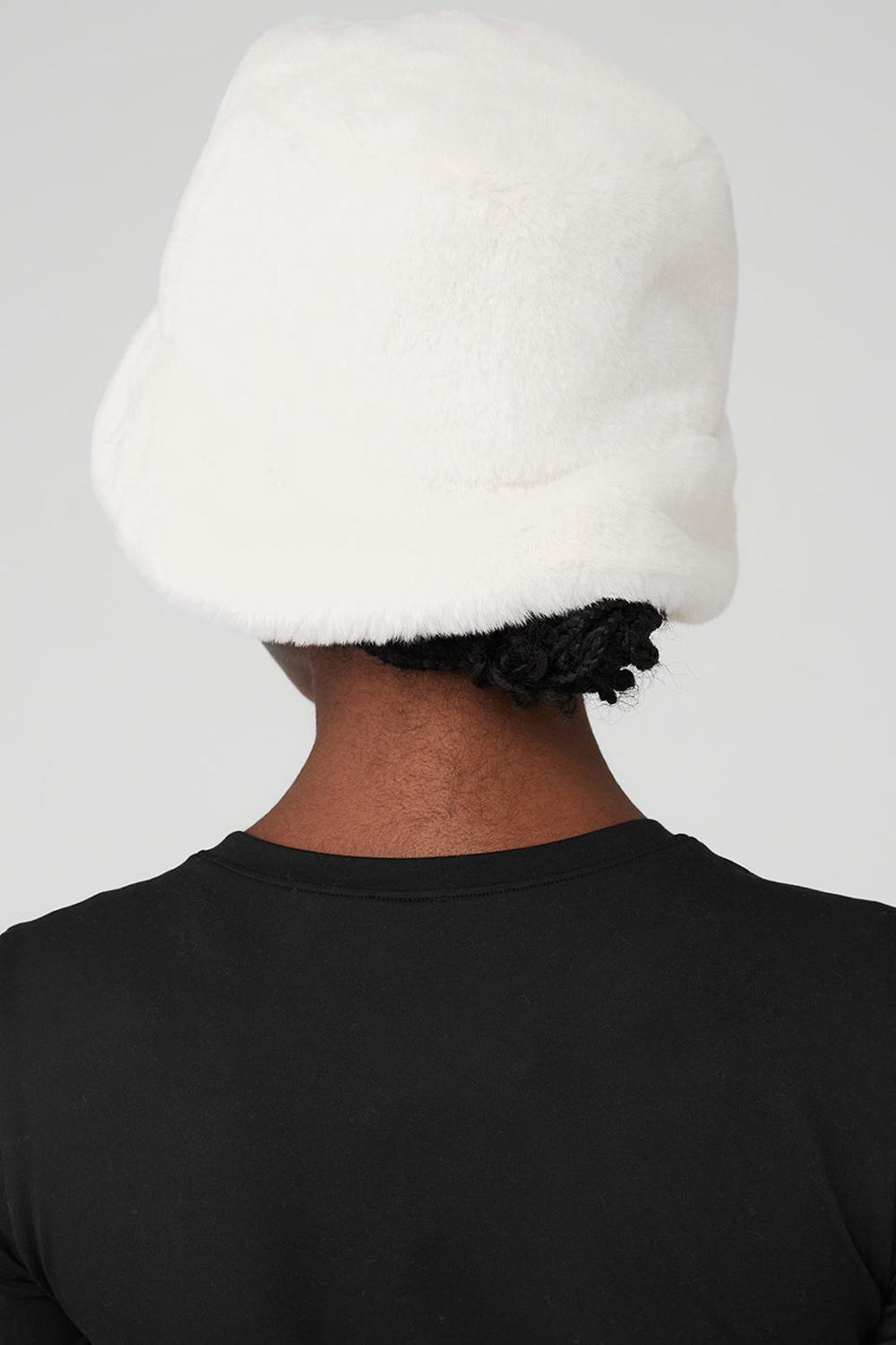 Alo Yoga Faux Fur Naisten Bucket Hattu Ivory | Suomi  1542-COVDW