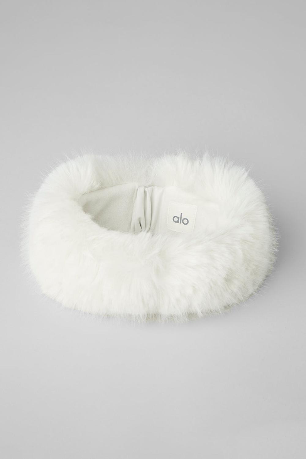 Alo Yoga Faux Fur Wintersun Naisten Panta Ivory | Suomi  2907-HZKWX