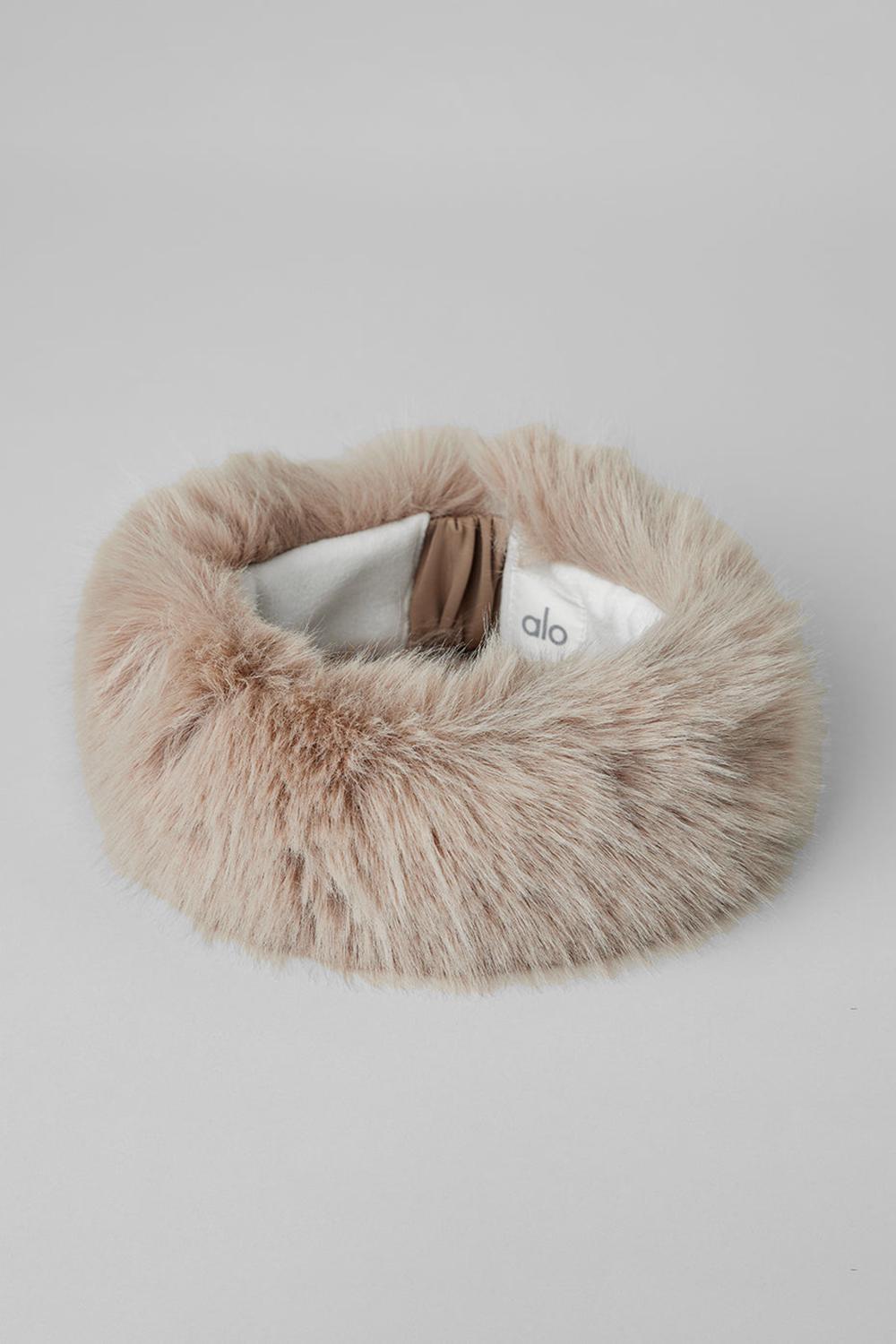 Alo Yoga Faux Fur Wintersun Naisten Panta Oat | Suomi  7986-ONFSA