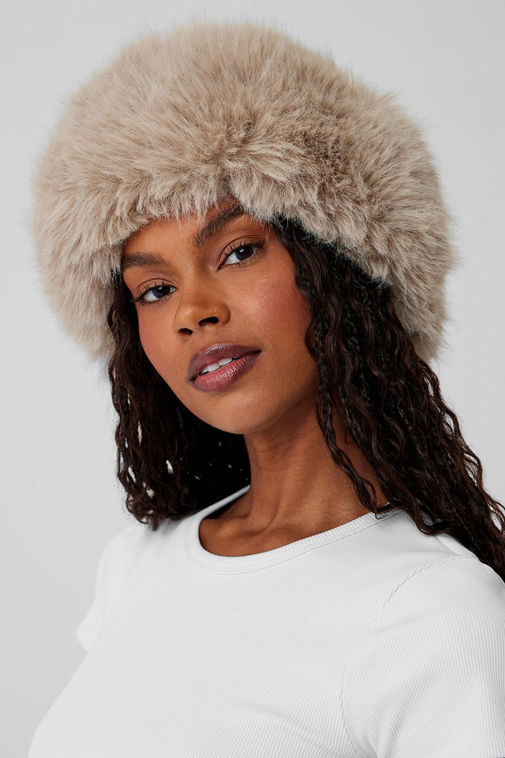 Alo Yoga Faux Fur Wintersun Naisten Panta Oat | Suomi  7986-ONFSA