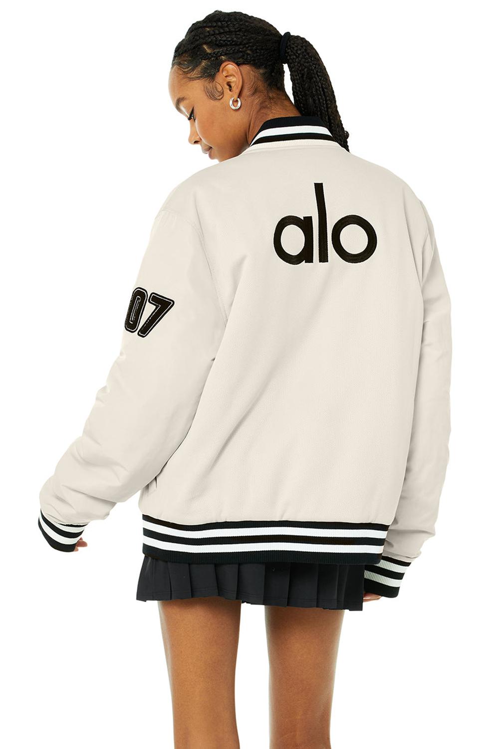 Alo Yoga G.O.A.T Naisten Takit Bone | Suomi  6250-ARWDN