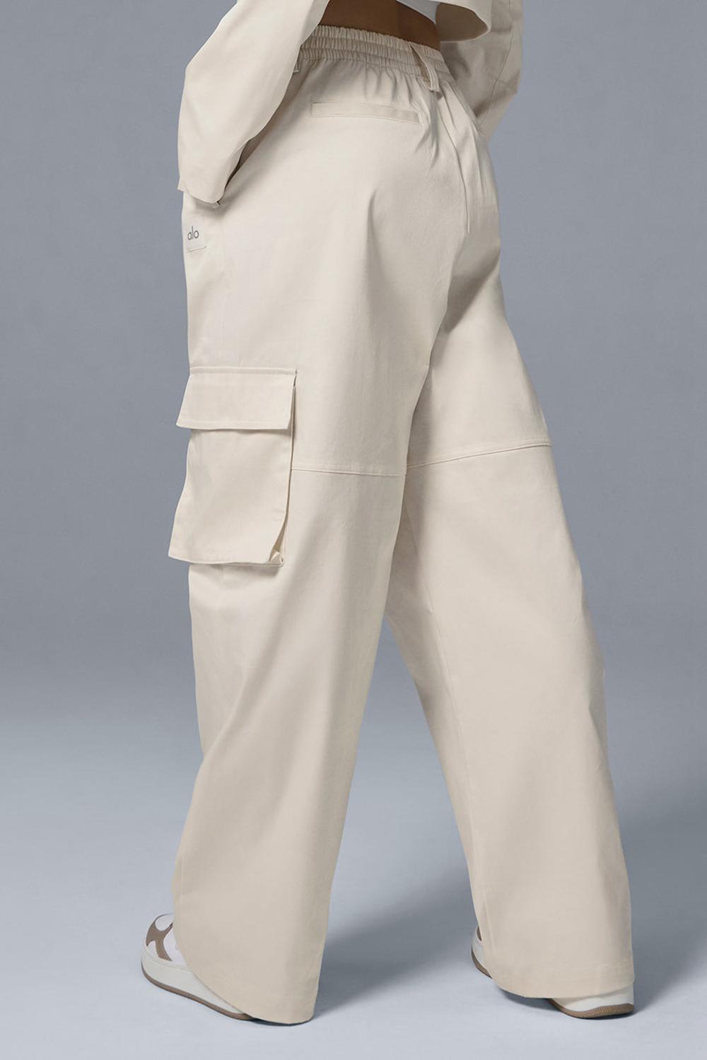 Alo Yoga High-Waist Night Out Cargo Naisten Housut Ivory | Suomi  3580-NGMJP