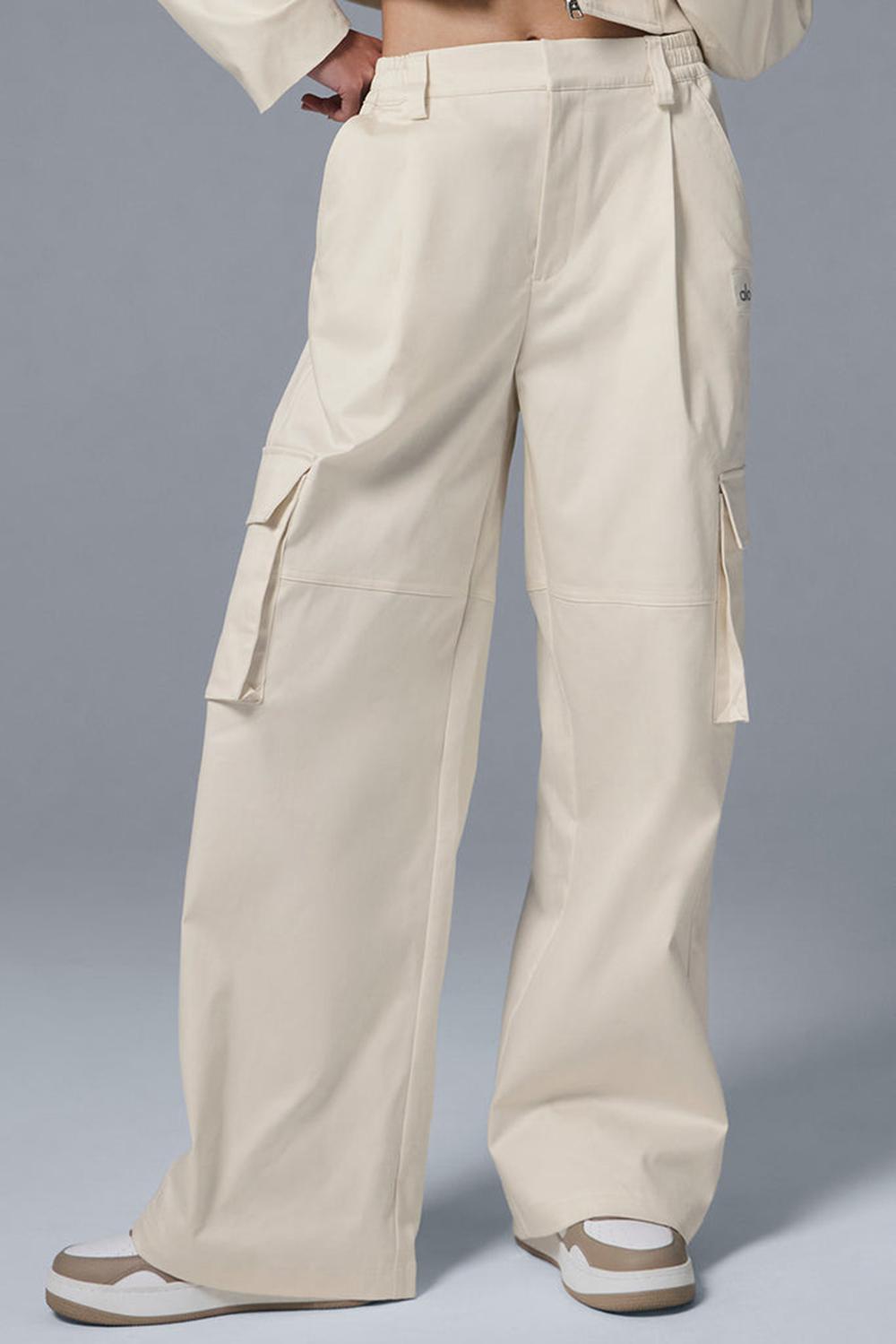 Alo Yoga High-Waist Night Out Cargo Naisten Housut Ivory | Suomi  3580-NGMJP