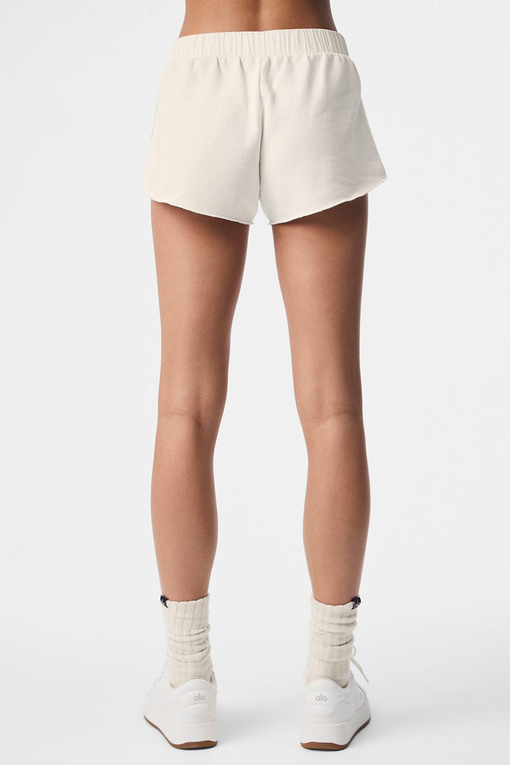 Alo Yoga In The Air Dolphin Naisten Shortsit Ivory | Suomi  5073-IWYCL