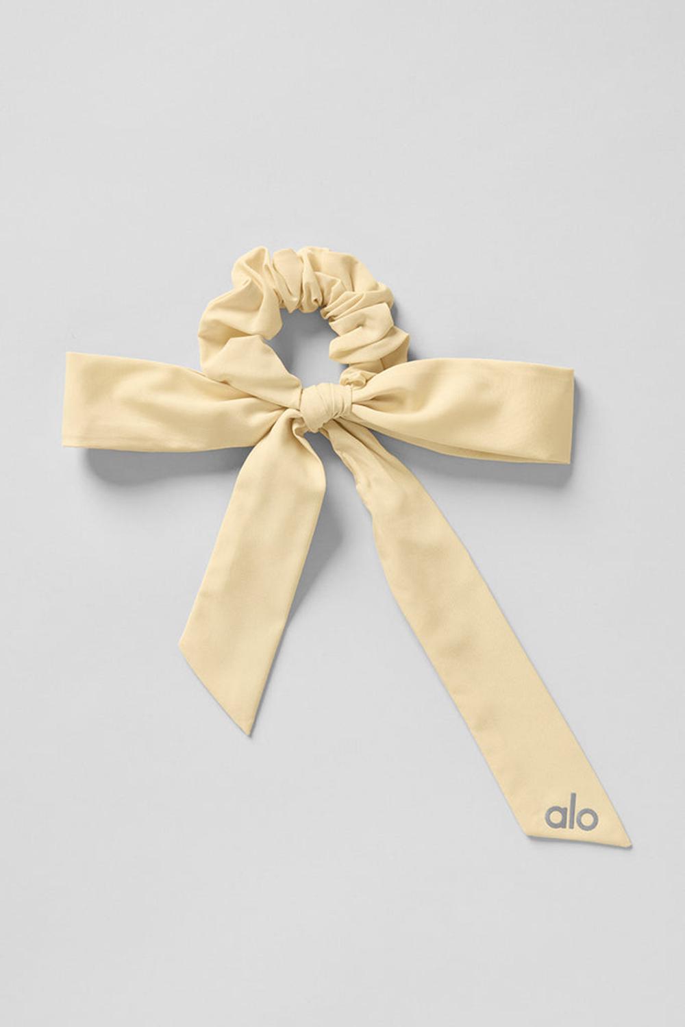 Alo Yoga Love Knots Tie Naisten Scrunchie Warm Butter | Suomi  7091-CUTKS